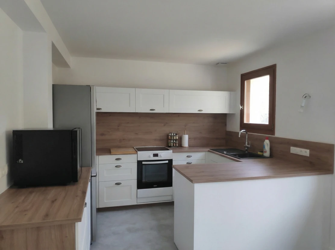 Rénovation complète d'un appartement ancien montrant la transformation avant/après